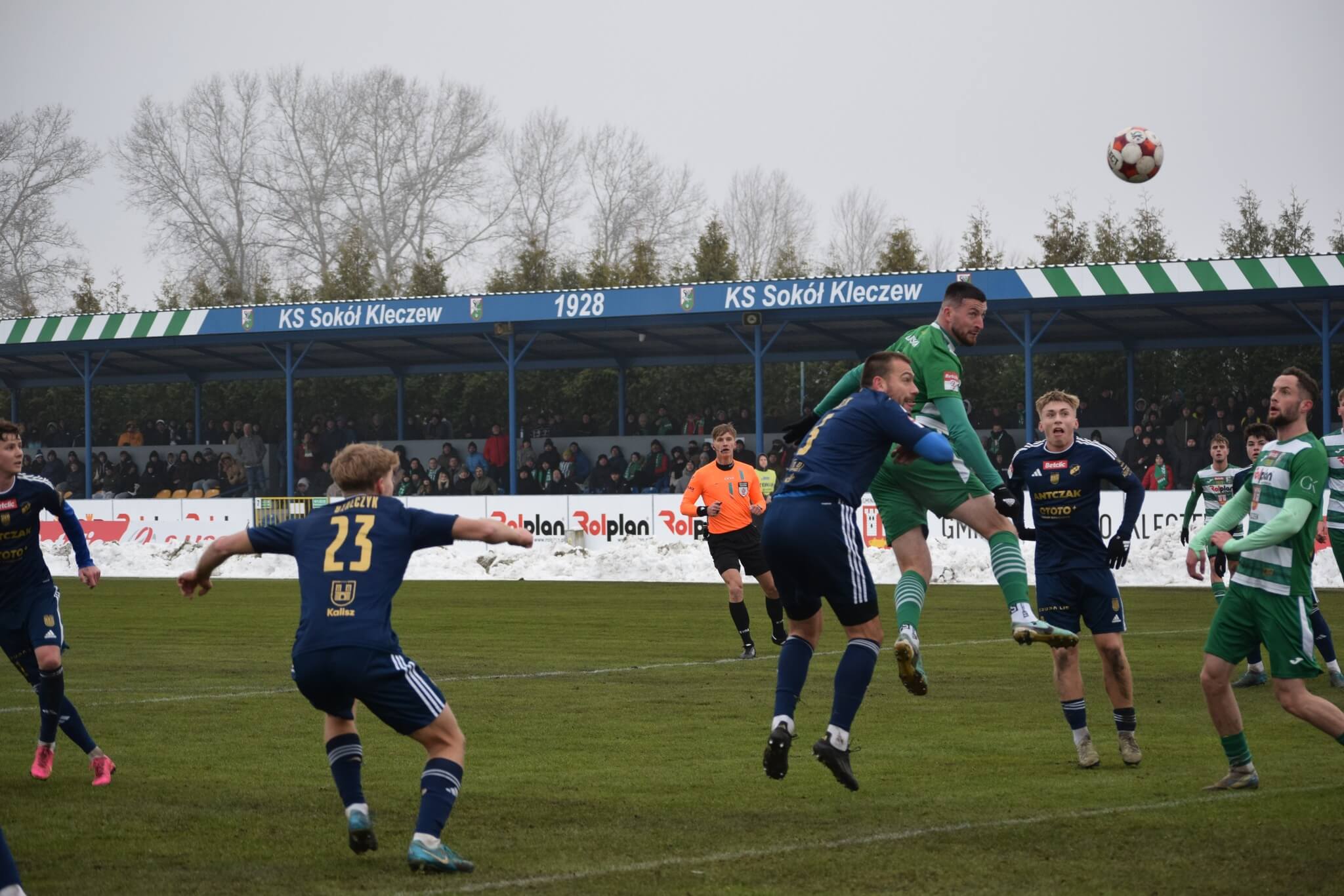 Remis ze wskazaniem na Sokoła